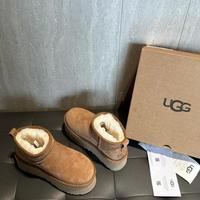 Stivali da neve UGG Mini con tacco alto, taglia 37