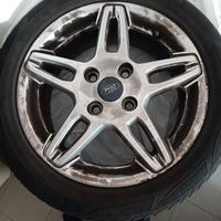 Ruote con cerchi in Lega Ford