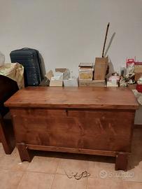 Antico baule in legno 125×75×60