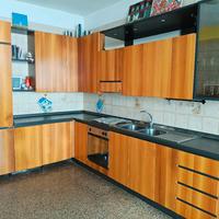 cucina angolare colore ciliegio 