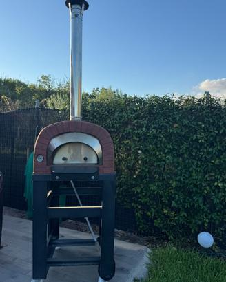 Forno a legna con pietra refrattaria per pizze