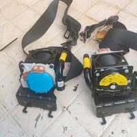 cinture di sicurezza posteriore e una anteriore de