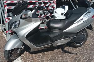 Suzuki Burgman 650 executive 