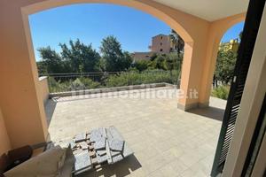 Villa di 200 m² con 4 locali e box auto doppio a L