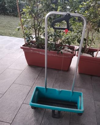 carrello spargiconcime giardino
