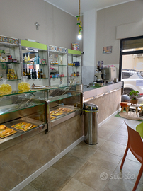 Immobile con bar operativo