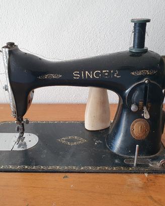 Macchina da cucire a pedale singer