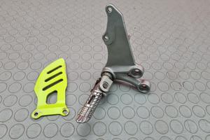 PEDANA DESTRA SUZUKI GSXR 600 2006 2007 GSX R