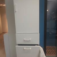 colonna bagno con portabiancheria 