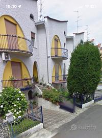 Villa a schiera zona centro Campagnola Emilia