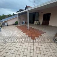 Casa semindipendente con garage ad Acireale