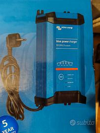 Victron energi 12V 30A 3 uscite