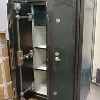 A32 Arredo negozio CASSAFORTE varie misure vintage