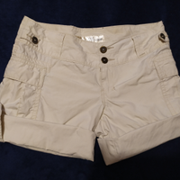 Pantaloncini shorts beige per donna