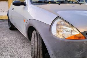 Ford KA 10.2004, solo 84000 km. Da vedere.