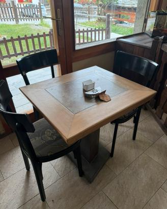 Tavoli in legno e ferro