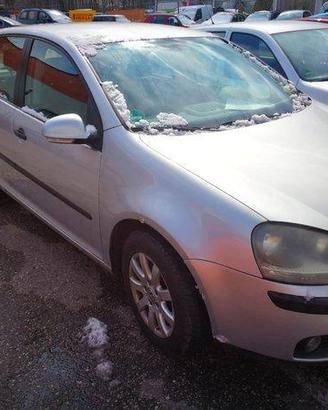 Volkswagen golf 5 1.9 tdi bkc per ricambi