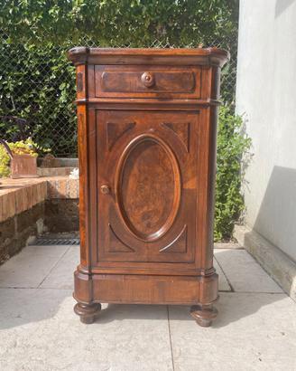 Mobiletto vintage in legno