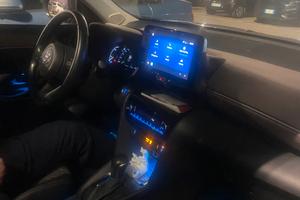 Touota yaris cross full