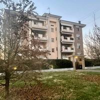 Appartamento con m² 300 di giardino e taverna-Ospe