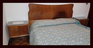 Camera da letto in legno lavorato stile anni ‘50, 