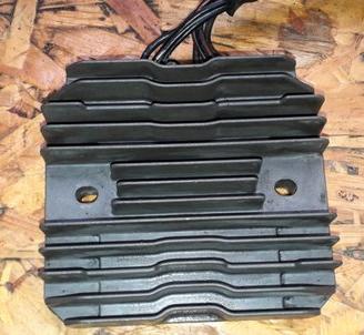 regolatore corrente SUZUKI BKING 1300 originale