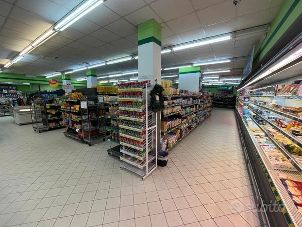 Torrevecchia- uso investimento locato a supermerca