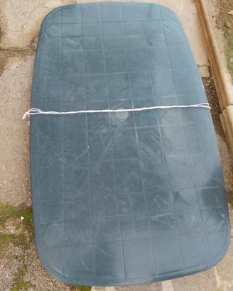 tavolo verde da giardino