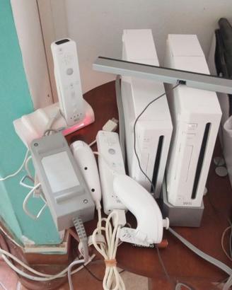 2 Wiii con 2 controller e nunuk alimentatore barra