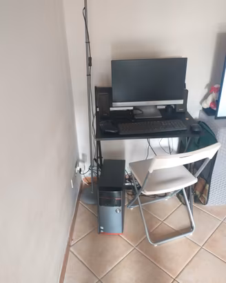 Postazione PC completa tranne monitor 
