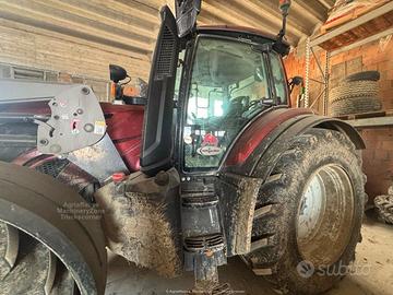 Trattore valtra t235