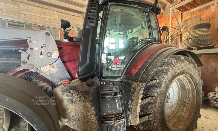 Trattore valtra t235