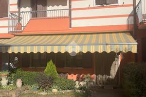VILLA A SCHIERA A BUTTAPIETRA