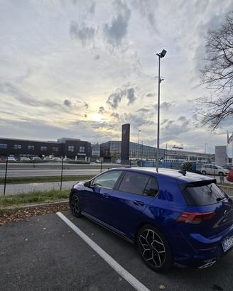 Volkswagen Golf 8 2.0 tdi DSG SCR R-line
