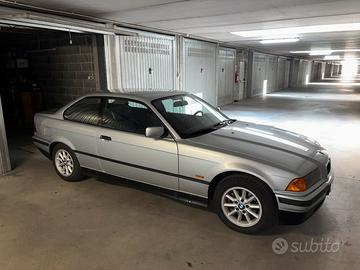 BMW E36 318is