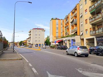 NEGOZIO A BRESCIA
