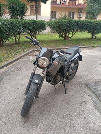 MOTO DERBI MULHACEN 125