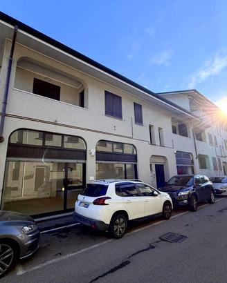 Negozio Inveruno [Cod. rif 3298450ACG]