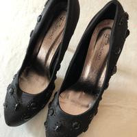 Scarpe Roayena coi tacchi