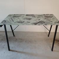 scrivania con piano in vetro 