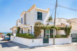 100m mare 600m lido pazze vill.5p centro