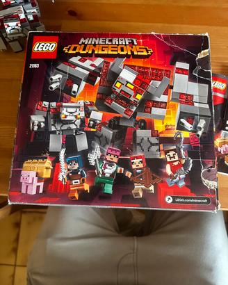 Lego minecraft la Battaglia della pietra rossa