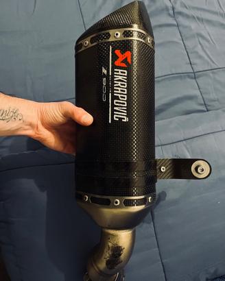 Akrapovic carbonio + para calore