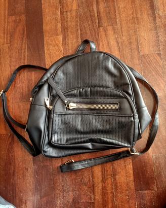 Zaino in finta pelle elegante