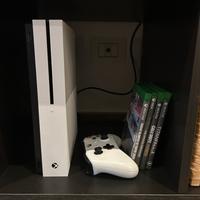 Xbox One S + 4 giochi