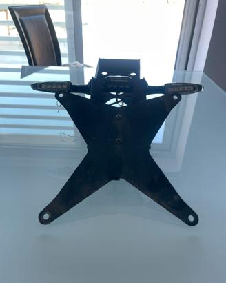 Porta targa e frecce ducati