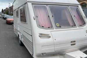 Roulotte Europa 450ES Caravan