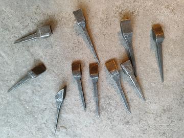 10 chiodi fatti a mano d'epoca