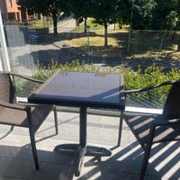 Tavolo e sedie per esterno