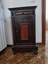 comodini antico fine 800